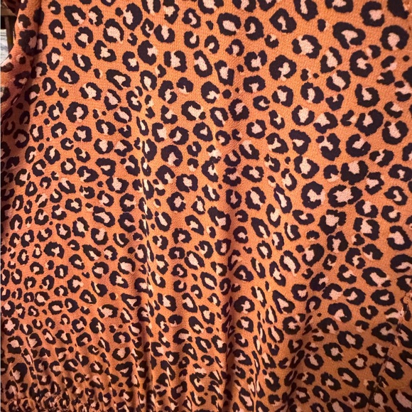 Chic Button-Down Midi Dress in Brown Leopard Print - Picture 3 of 4